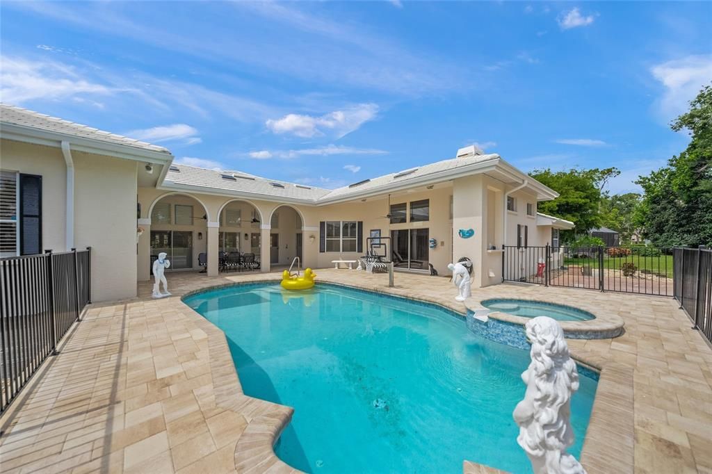 For Sale: $1,295,000 (5 beds, 3 baths, 3763 Square Feet)