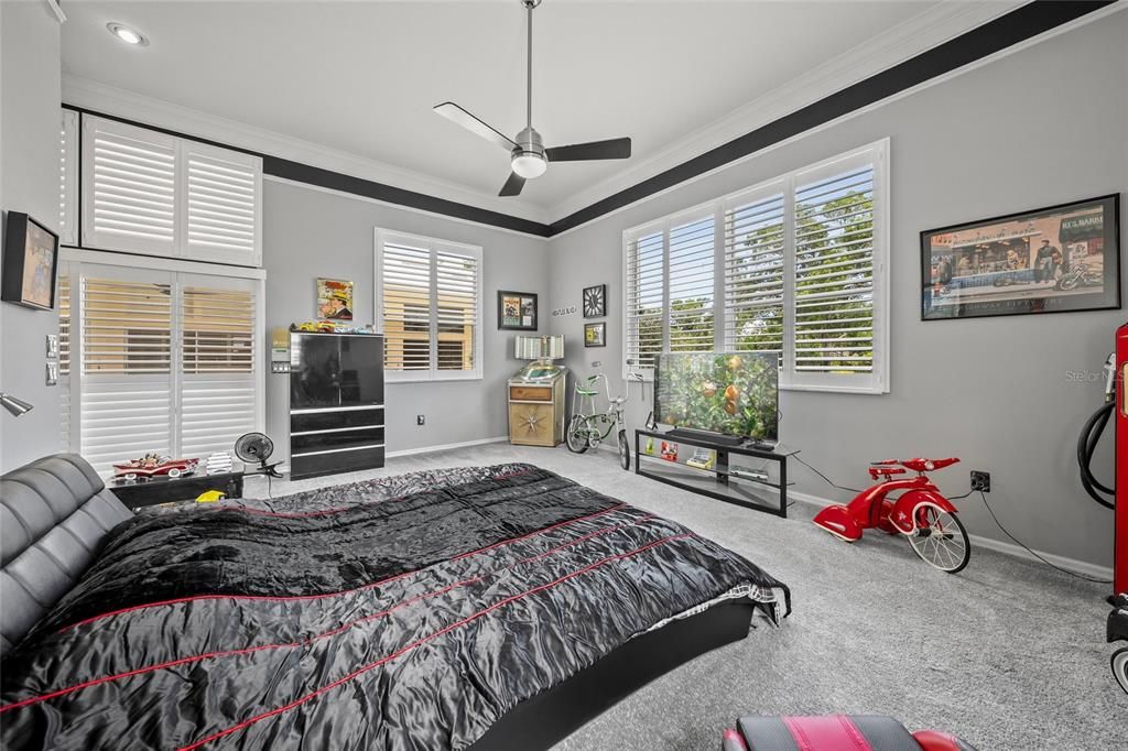 For Sale: $1,295,000 (5 beds, 3 baths, 3763 Square Feet)