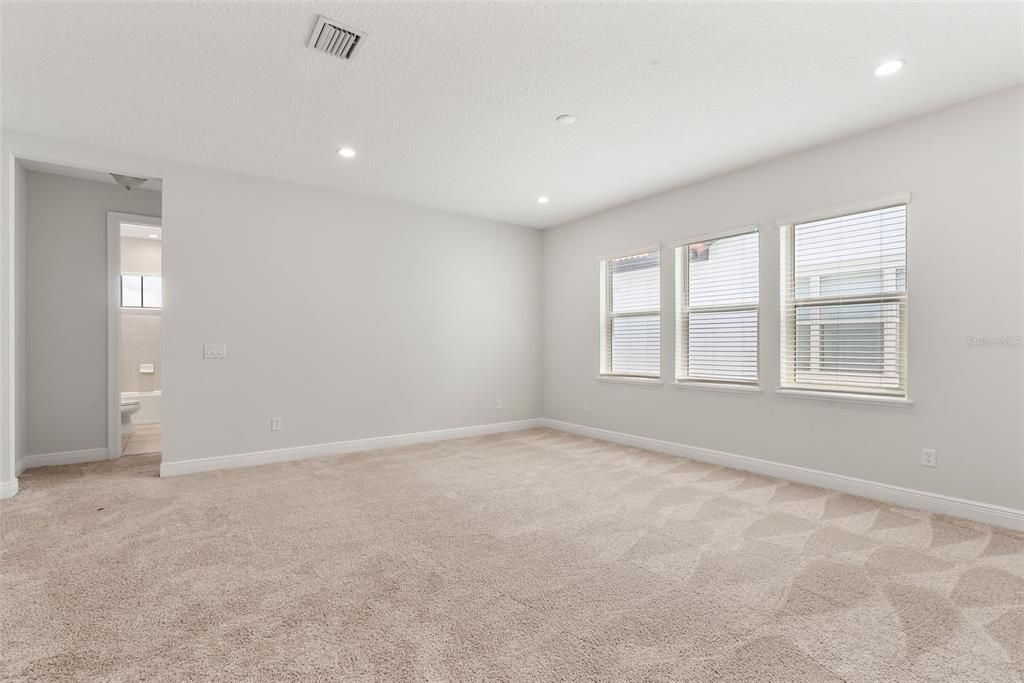 Active With Contract: $1,080,000 (5 beds, 4 baths, 3811 Square Feet)