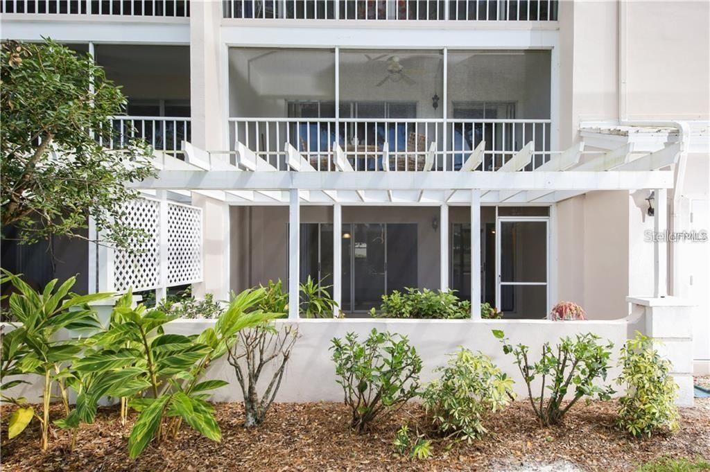 出租: $1,525 (2 贝兹, 2 浴室, 946 平方英尺)