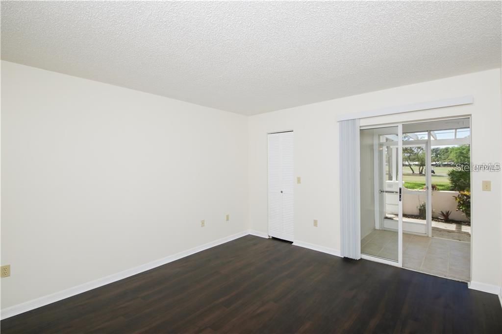 出租: $1,525 (2 贝兹, 2 浴室, 946 平方英尺)