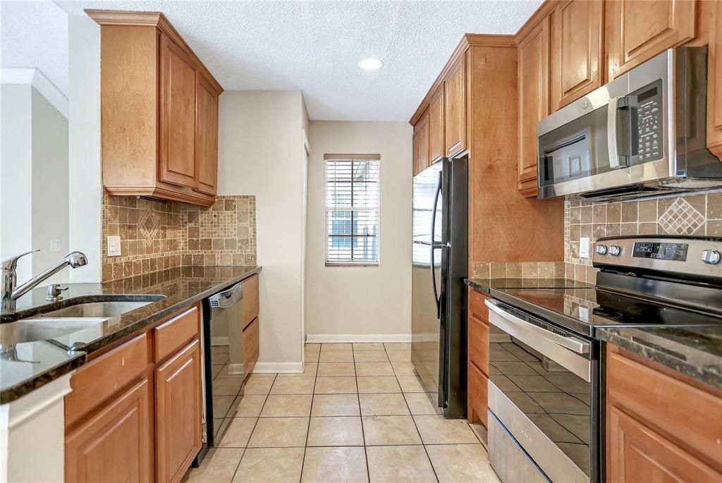 Active With Contract: $185,000 (3 beds, 2 baths, 1130 Square Feet)