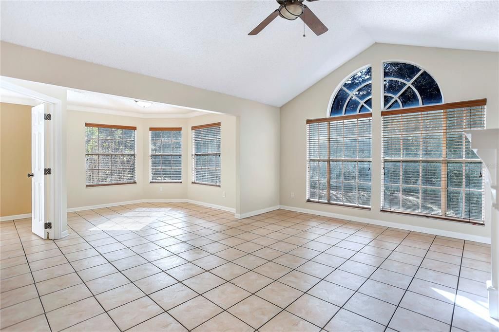 Active With Contract: $185,000 (3 beds, 2 baths, 1130 Square Feet)