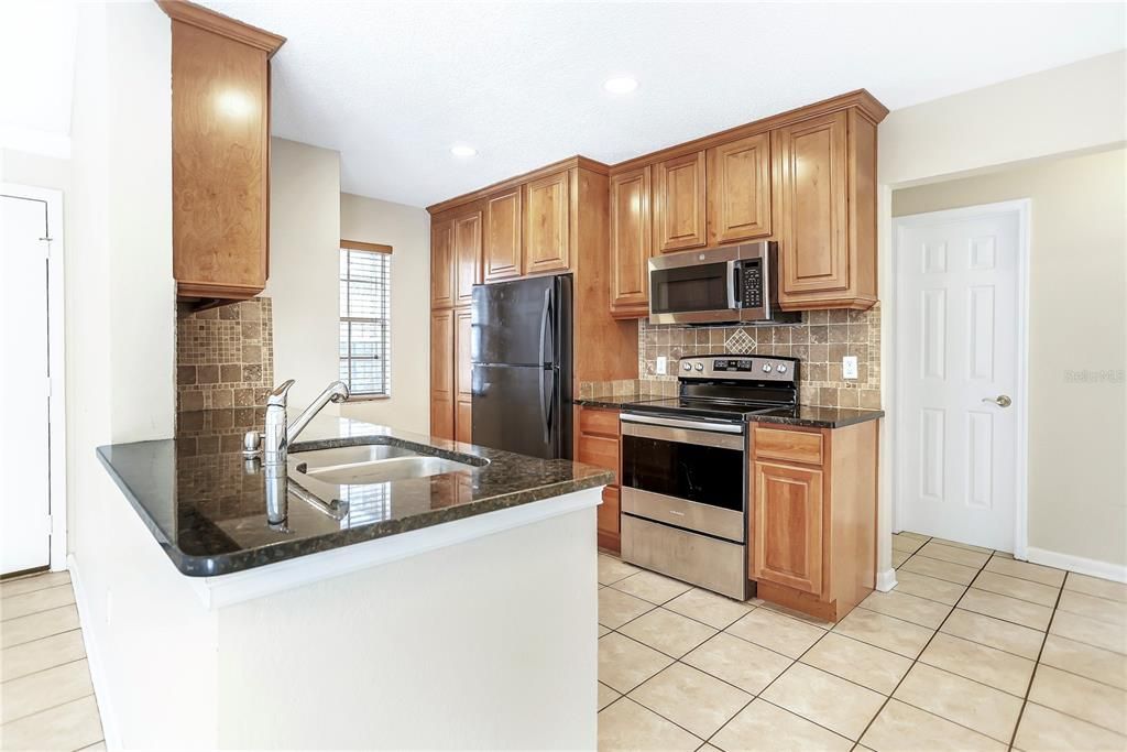 Active With Contract: $185,000 (3 beds, 2 baths, 1130 Square Feet)