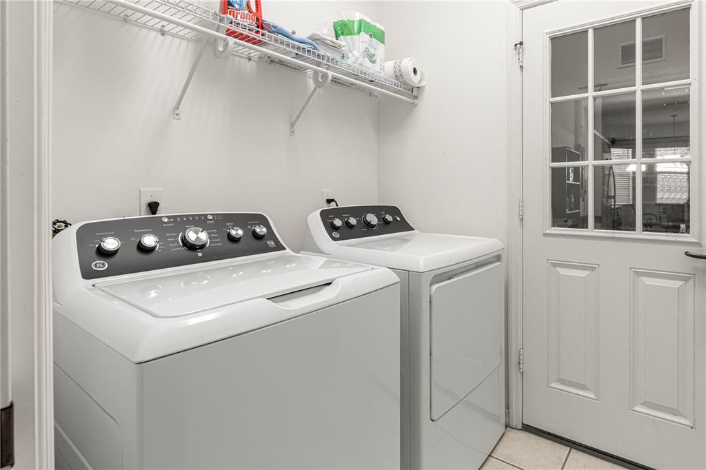 Active With Contract: $219,999 (2 beds, 2 baths, 1660 Square Feet)