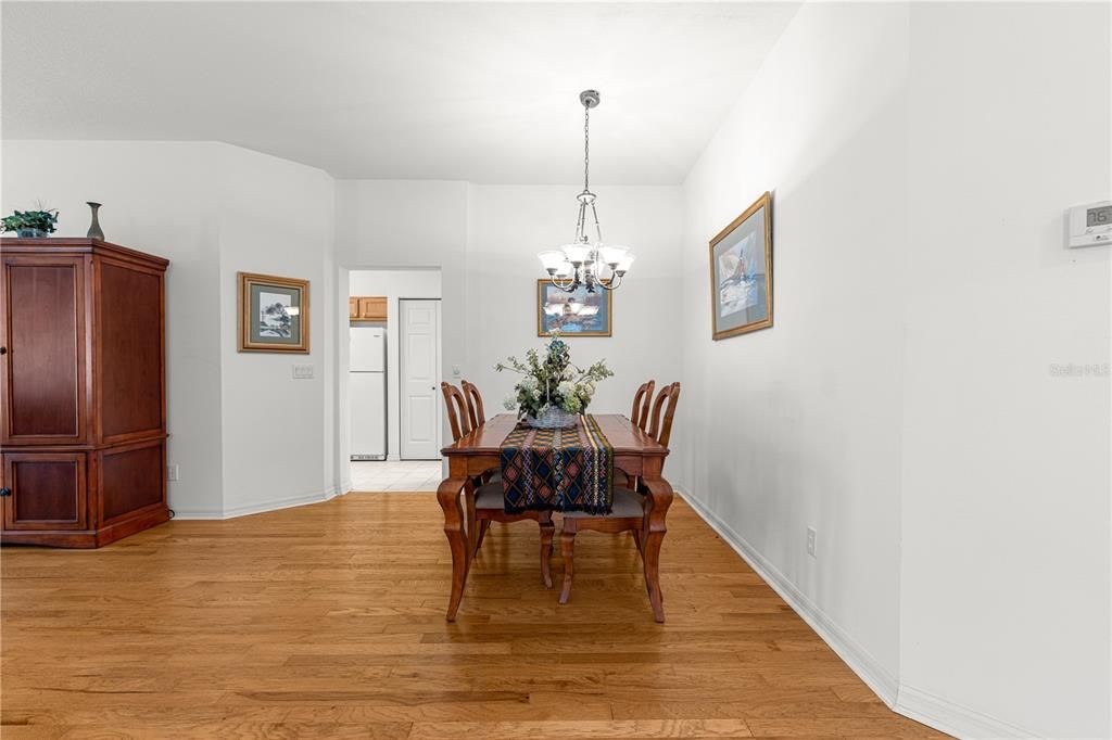 Active With Contract: $219,999 (2 beds, 2 baths, 1660 Square Feet)