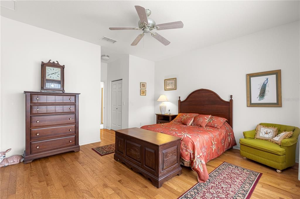 Active With Contract: $219,999 (2 beds, 2 baths, 1660 Square Feet)