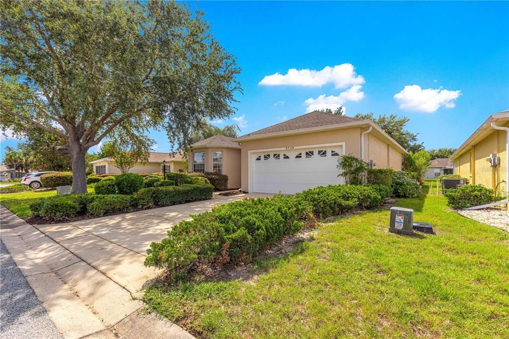 Active With Contract: $219,999 (2 beds, 2 baths, 1660 Square Feet)