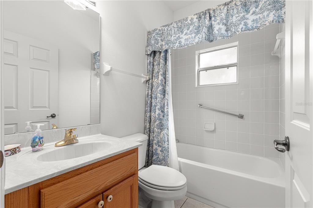 Active With Contract: $219,999 (2 beds, 2 baths, 1660 Square Feet)