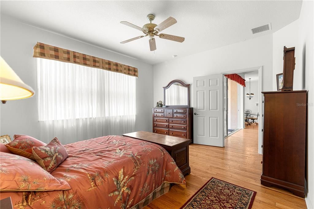 Active With Contract: $219,999 (2 beds, 2 baths, 1660 Square Feet)