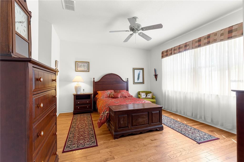 Active With Contract: $219,999 (2 beds, 2 baths, 1660 Square Feet)