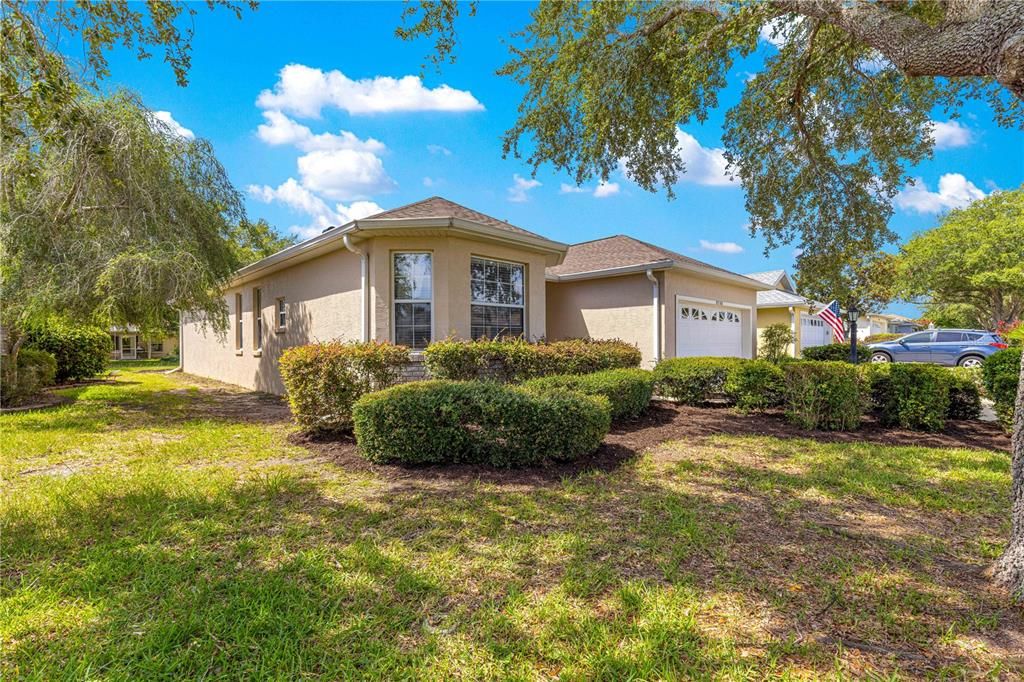 Active With Contract: $219,999 (2 beds, 2 baths, 1660 Square Feet)