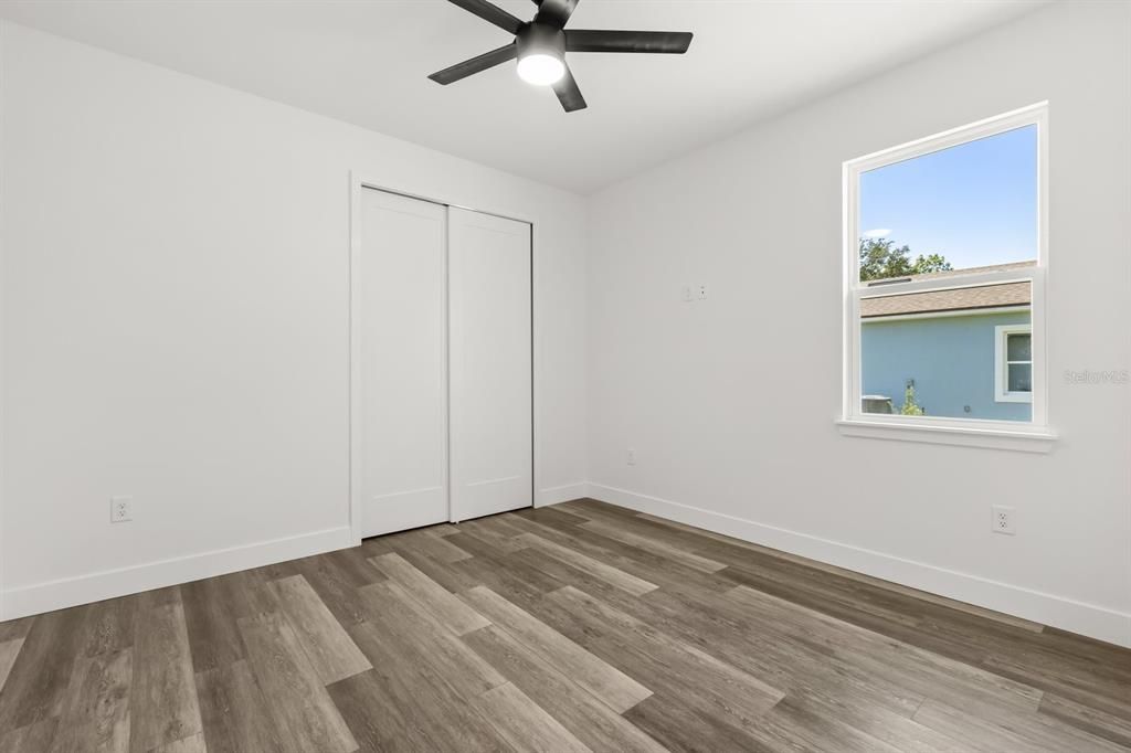 Activo con contrato: $449,000 (4 camas, 3 baños, 2058 Pies cuadrados)