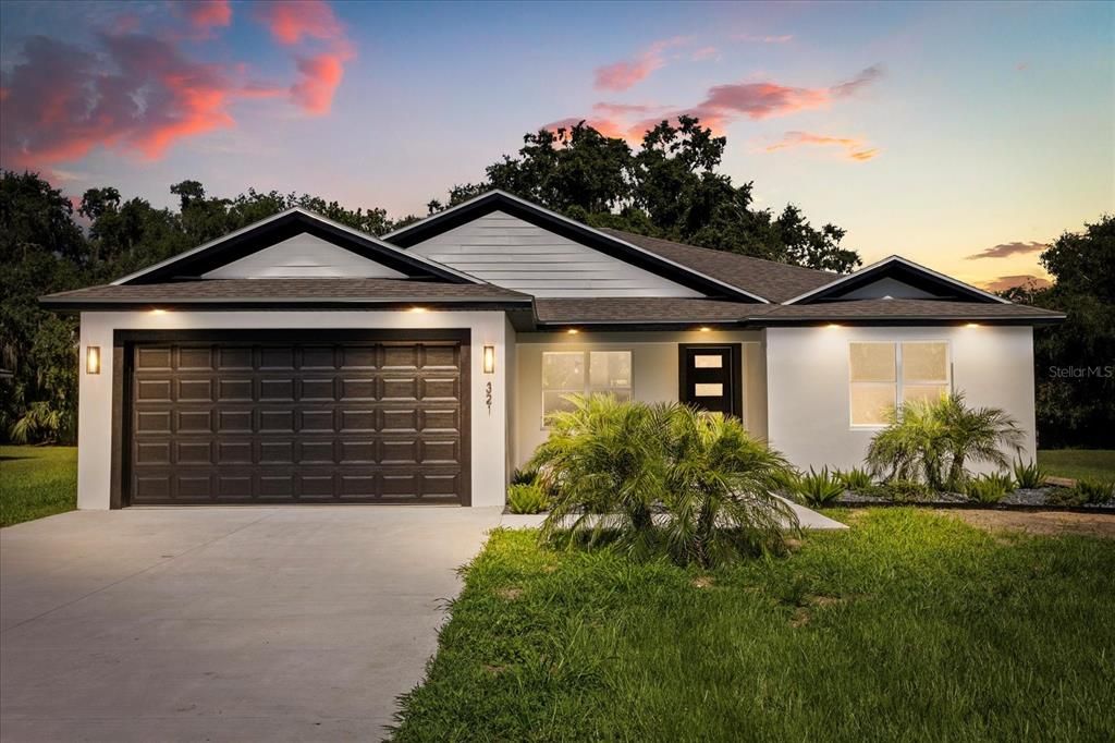 Activo con contrato: $449,000 (4 camas, 3 baños, 2058 Pies cuadrados)