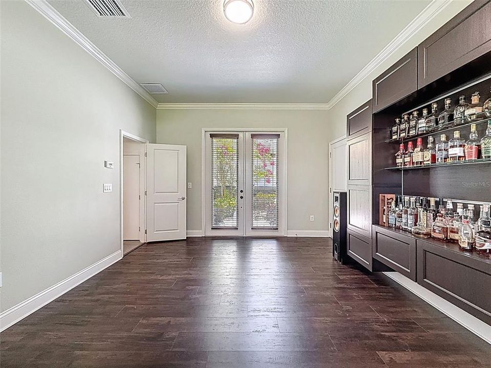 合同活跃: $998,900 (5 贝兹, 4 浴室, 3824 平方英尺)