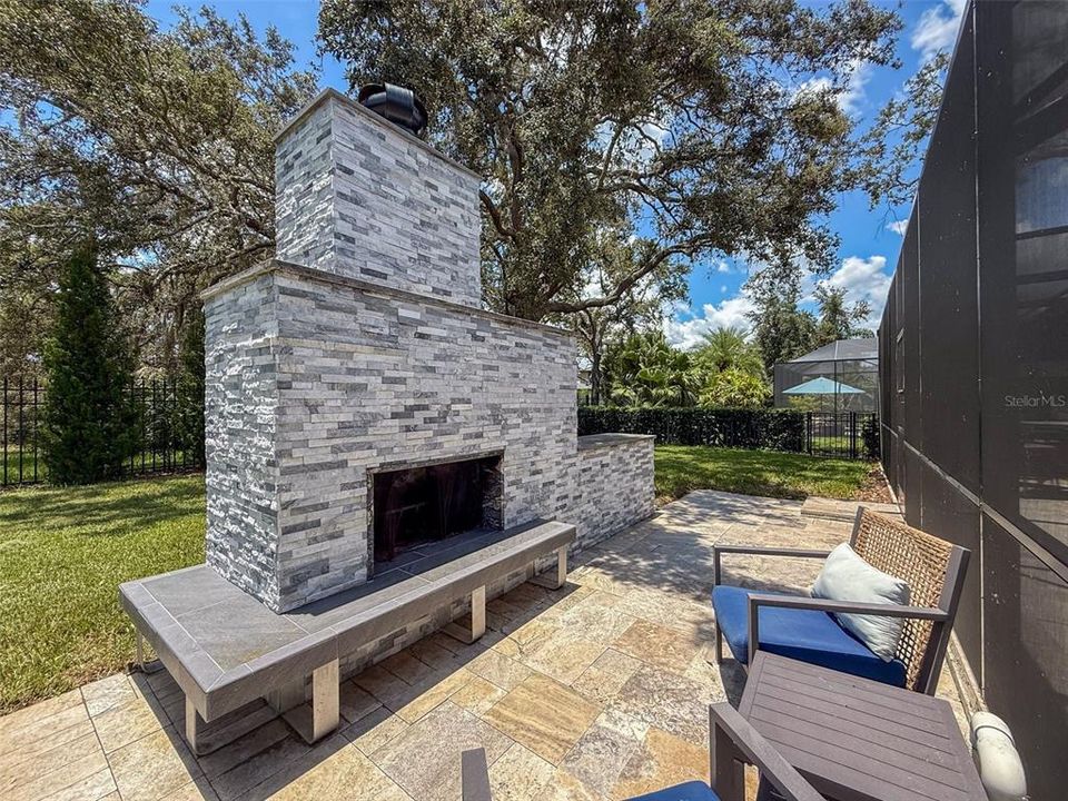 合同活跃: $998,900 (5 贝兹, 4 浴室, 3824 平方英尺)