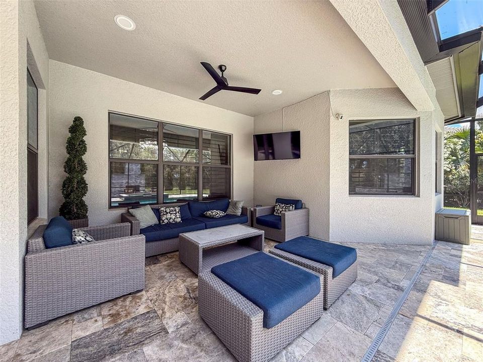 合同活跃: $998,900 (5 贝兹, 4 浴室, 3824 平方英尺)