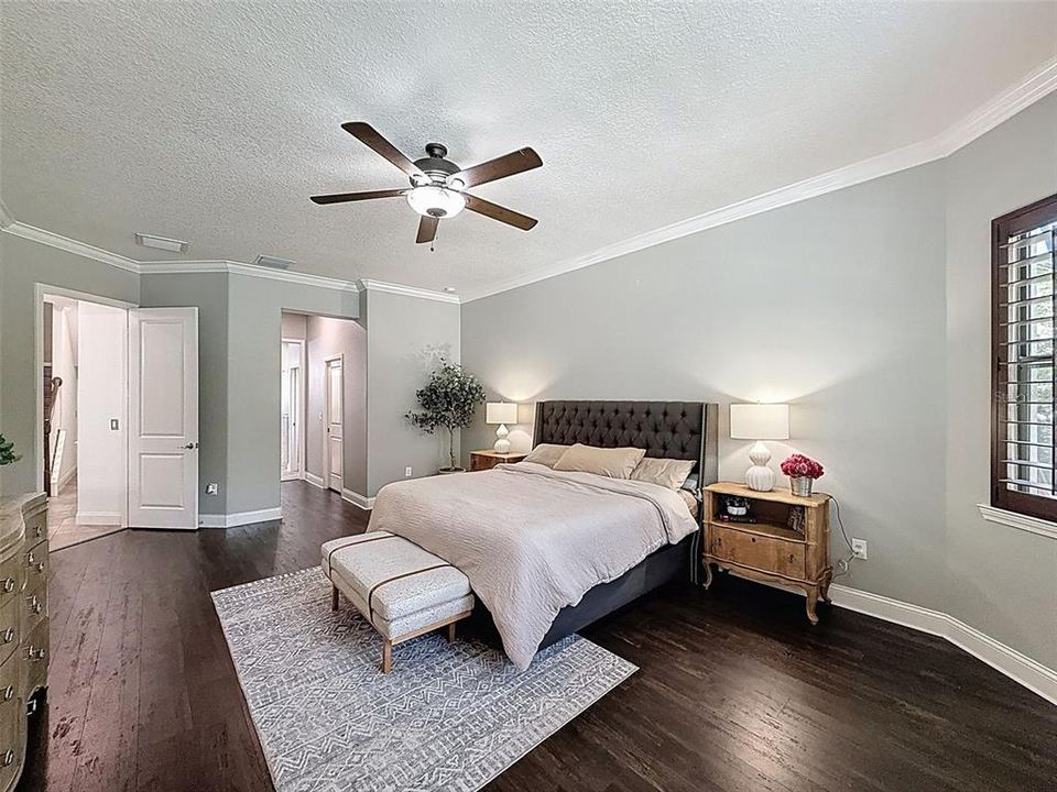 合同活跃: $998,900 (5 贝兹, 4 浴室, 3824 平方英尺)