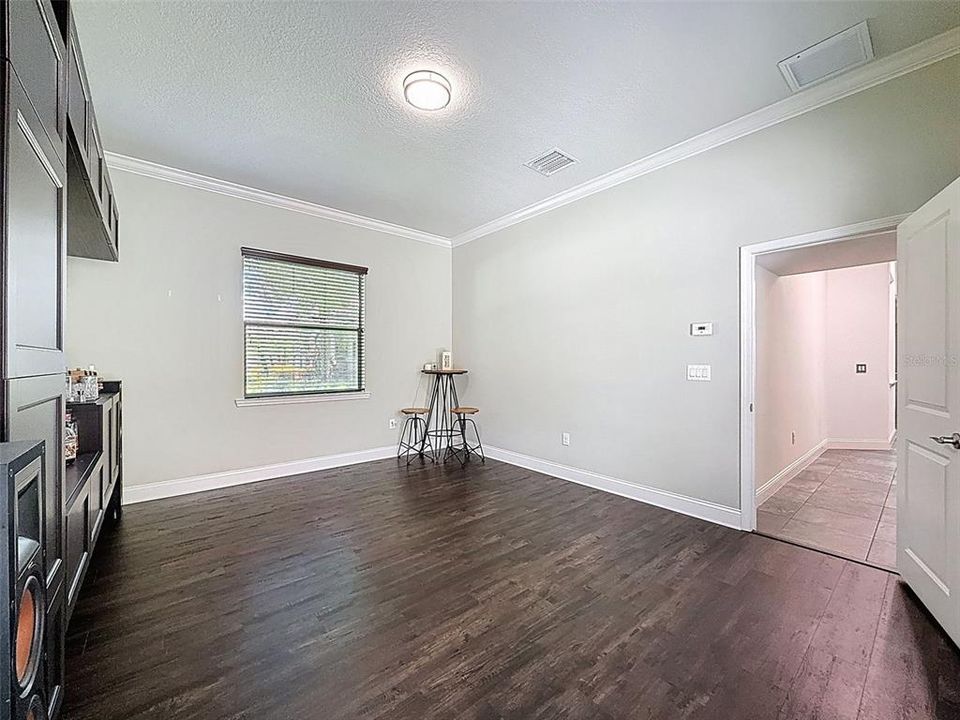 合同活跃: $998,900 (5 贝兹, 4 浴室, 3824 平方英尺)