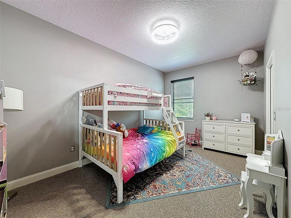 合同活跃: $998,900 (5 贝兹, 4 浴室, 3824 平方英尺)