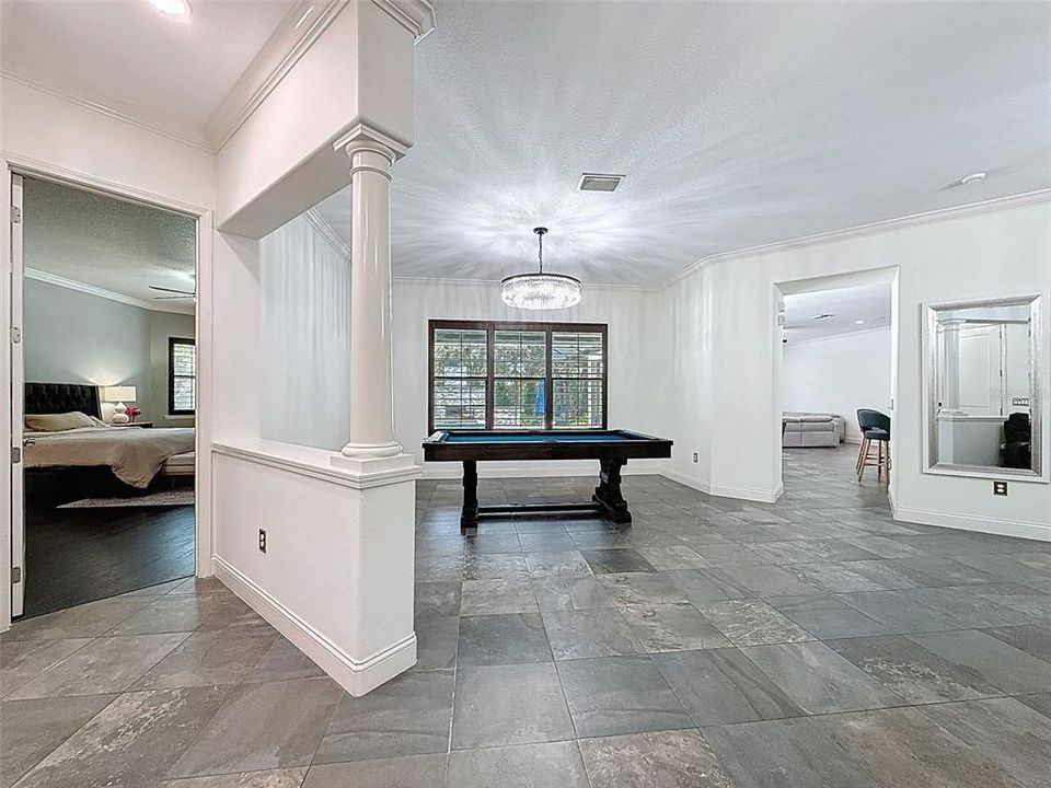 合同活跃: $998,900 (5 贝兹, 4 浴室, 3824 平方英尺)