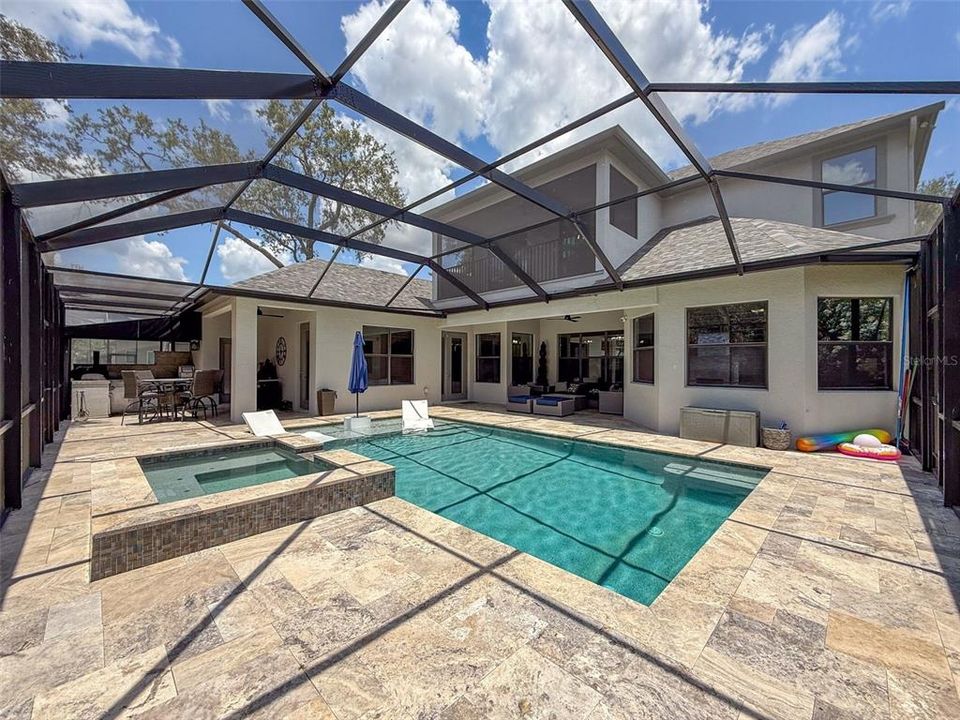 合同活跃: $998,900 (5 贝兹, 4 浴室, 3824 平方英尺)