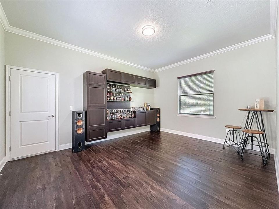 合同活跃: $998,900 (5 贝兹, 4 浴室, 3824 平方英尺)