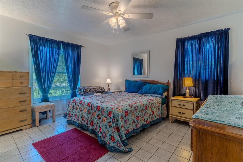 For Sale: $244,900 (2 beds, 2 baths, 1742 Square Feet)