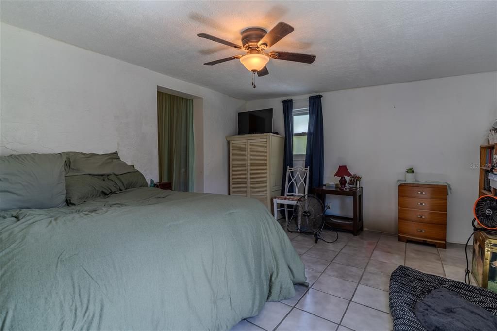 For Sale: $244,900 (2 beds, 2 baths, 1742 Square Feet)