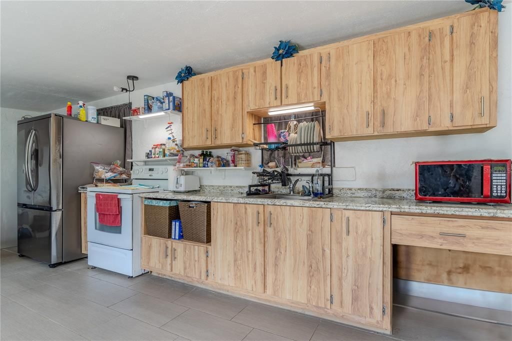 For Sale: $244,900 (2 beds, 2 baths, 1742 Square Feet)