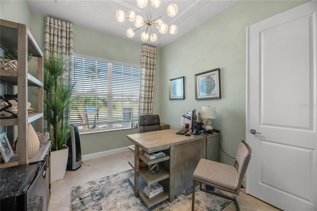 Activo con contrato: $399,499 (3 camas, 2 baños, 2361 Pies cuadrados)