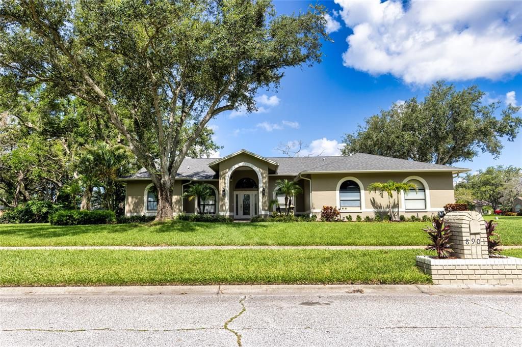 En Venta: $664,900 (3 camas, 2 baños, 2248 Pies cuadrados)