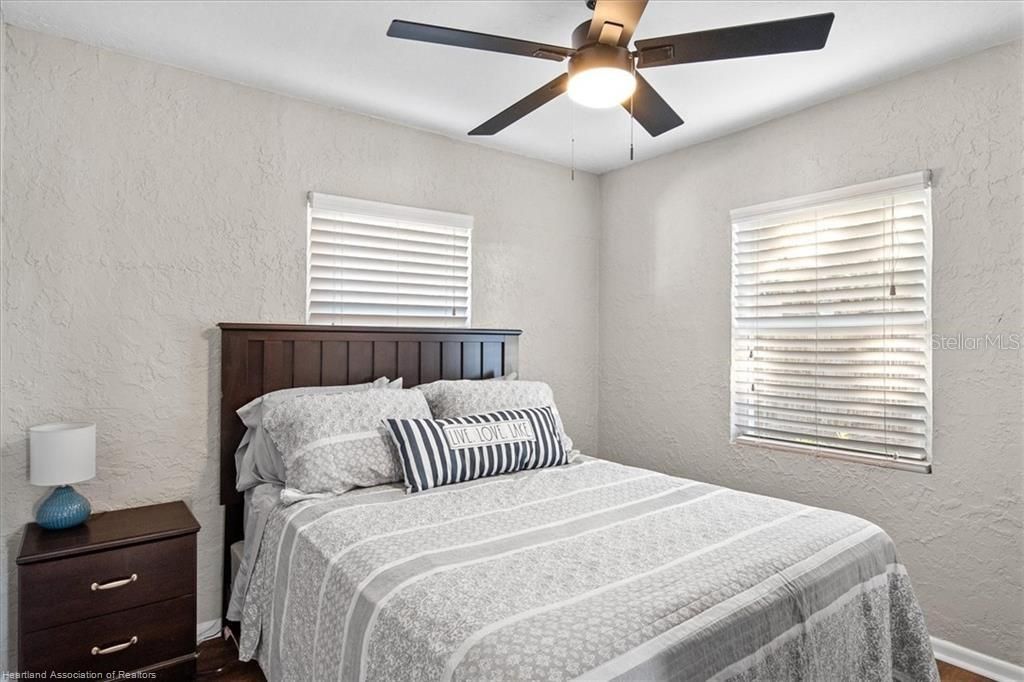 For Sale: $799,900 (5 beds, 3 baths, 3000 Square Feet)