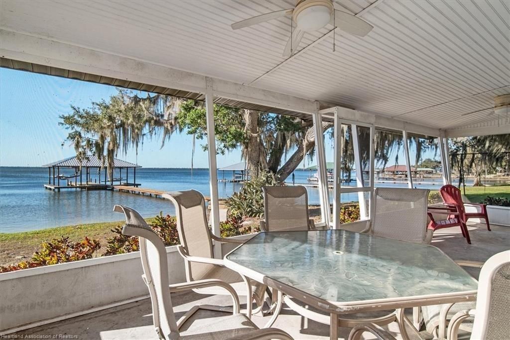 For Sale: $799,900 (5 beds, 3 baths, 3000 Square Feet)