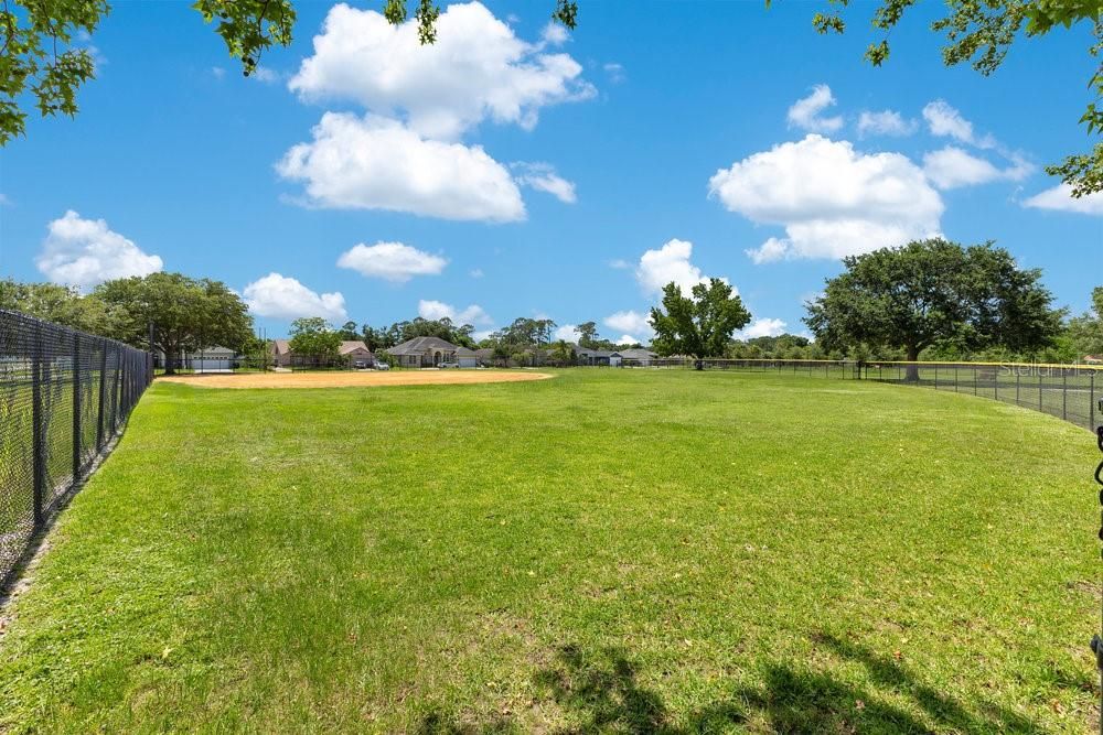 For Sale: $300,000 (3 beds, 2 baths, 1626 Square Feet)