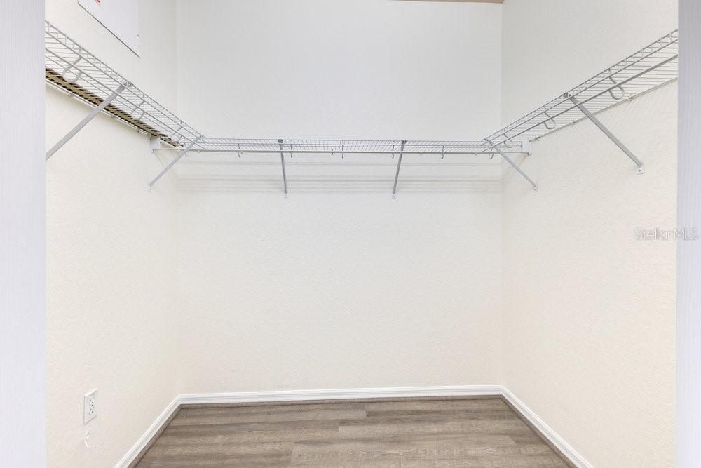 For Sale: $300,000 (3 beds, 2 baths, 1626 Square Feet)