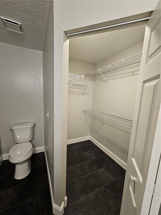 待售: $206,000 (2 贝兹, 2 浴室, 912 平方英尺)