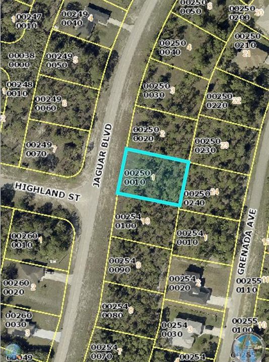 На продажу: $23,900 (0.26 acres)