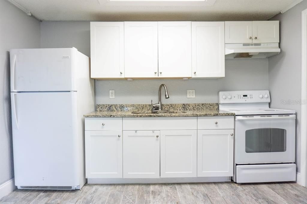 For Rent: $1,195 (1 beds, 1 baths, 850 Square Feet)