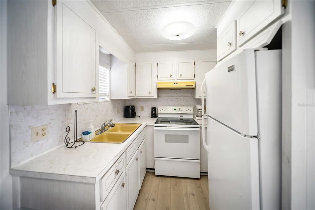 На продажу: $135,000 (1 спален, 1 ванн, 432 Квадратных фут)