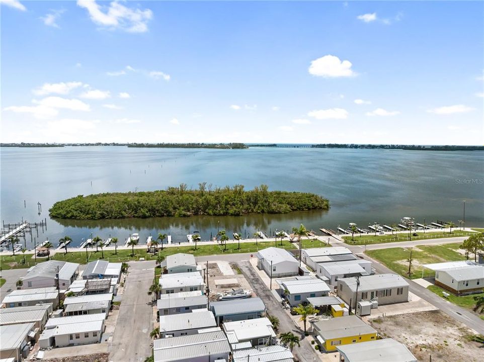 На продажу: $135,000 (1 спален, 1 ванн, 432 Квадратных фут)