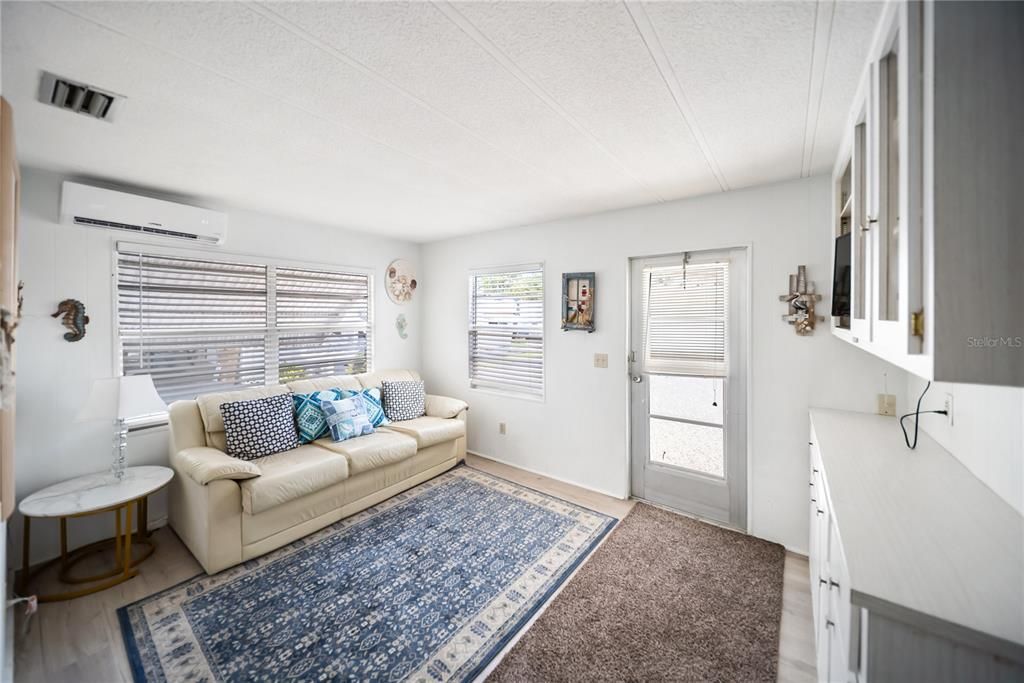 На продажу: $135,000 (1 спален, 1 ванн, 432 Квадратных фут)