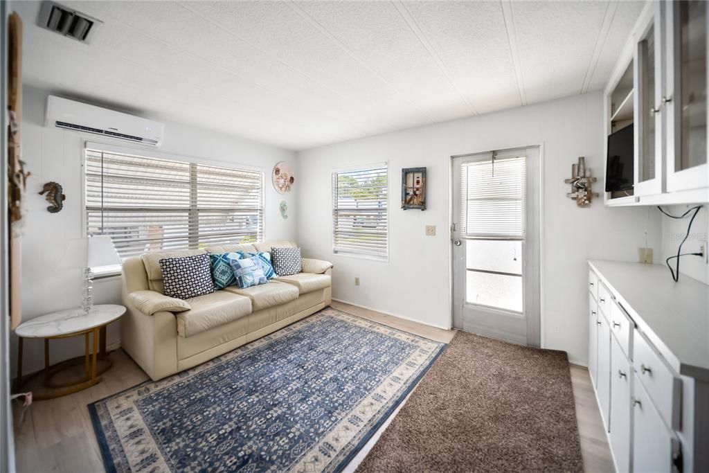 На продажу: $135,000 (1 спален, 1 ванн, 432 Квадратных фут)