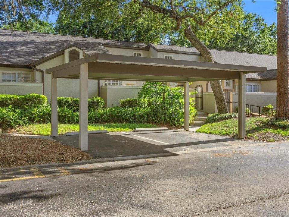 Active With Contract: $238,000 (1 beds, 1 baths, 832 Square Feet)