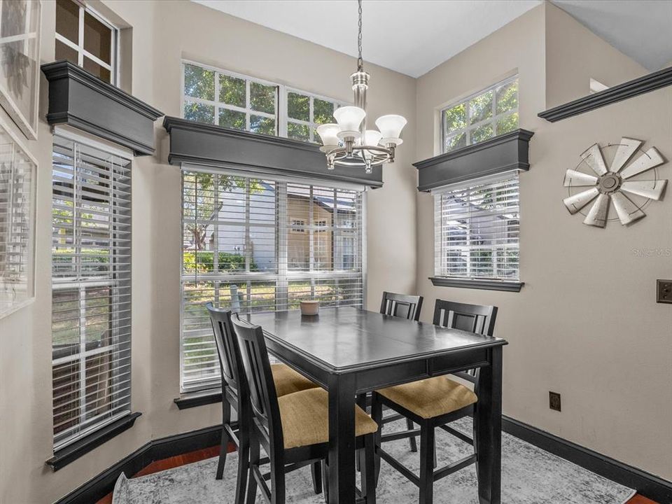 Active With Contract: $238,000 (1 beds, 1 baths, 832 Square Feet)