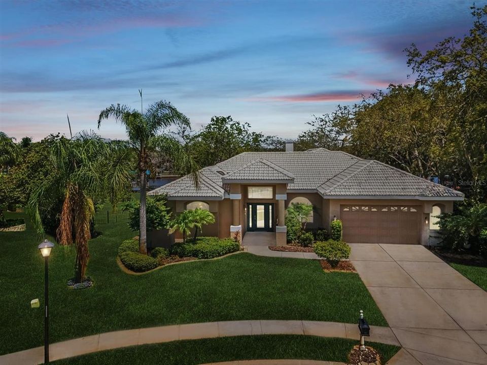 En Venta: $1,095,000 (4 camas, 3 baños, 2787 Pies cuadrados)