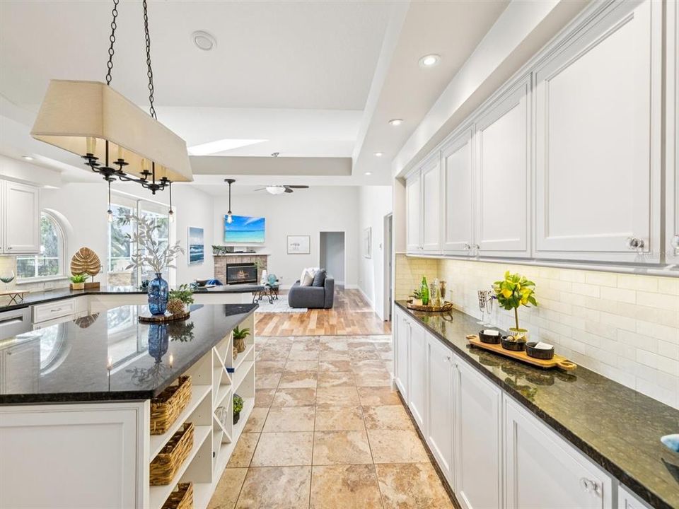 En Venta: $1,095,000 (4 camas, 3 baños, 2787 Pies cuadrados)