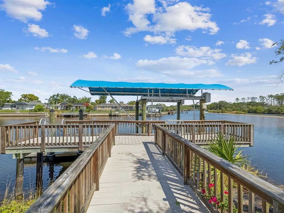 En Venta: $1,095,000 (4 camas, 3 baños, 2787 Pies cuadrados)