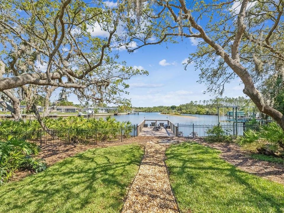 En Venta: $1,095,000 (4 camas, 3 baños, 2787 Pies cuadrados)