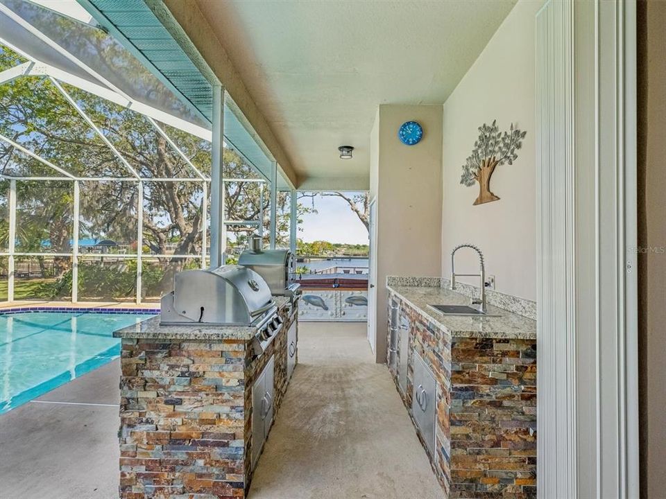 En Venta: $1,095,000 (4 camas, 3 baños, 2787 Pies cuadrados)